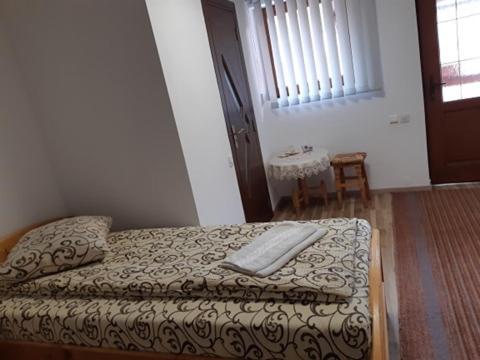 Pensiunea Razvan Gura Rîului Exteriör bild